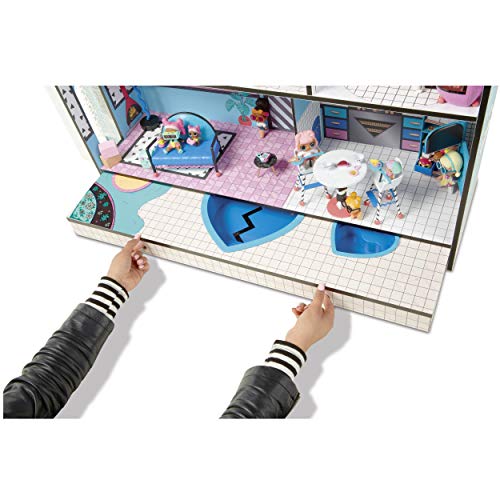 L.O.L. Surprise! Wooden Doll House with Exclusive Family & 85+ Surprises